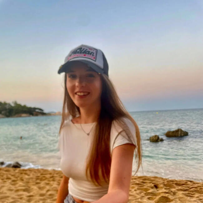 Babysitter in Notre-Dame-de-Bondeville: Lalie