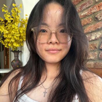 Babysitter in Singapore: Samantha