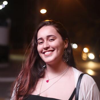Babysitter in Niterói: Daniela