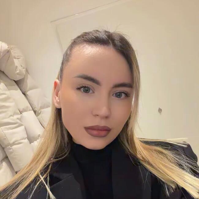 Babysitter in Vienna: Vika