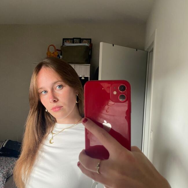 Babysitter in Bredene: Luna