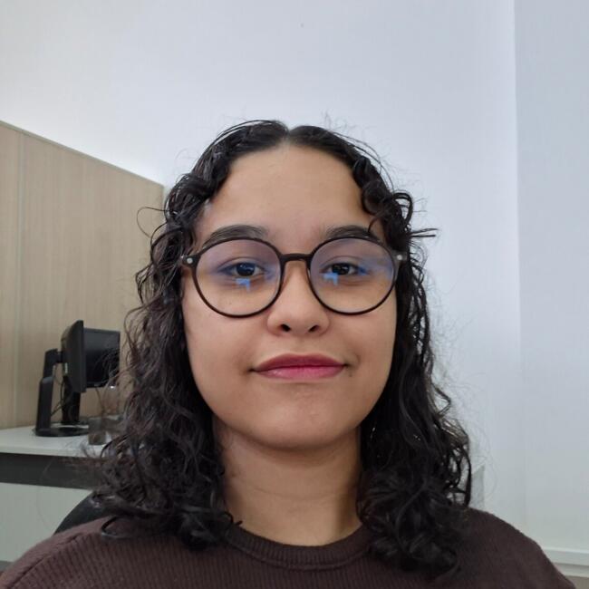 Babysitter in Franca: Poliana