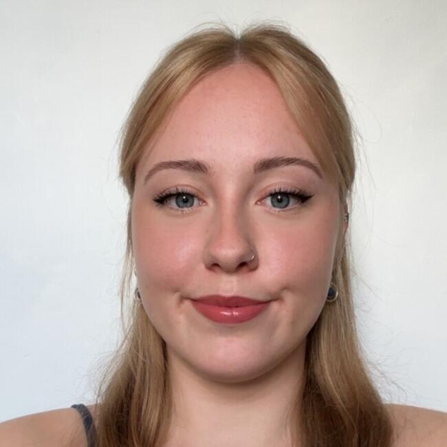 Babysitter in Bristol: Hazel