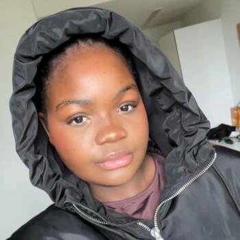 ブリュッセル のベビーシッター: Mira