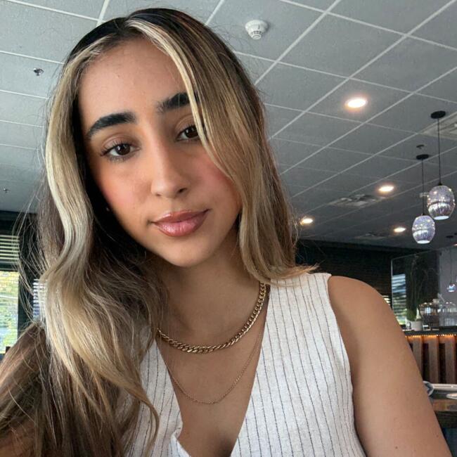 Babysitter in Hialeah: Coralidia