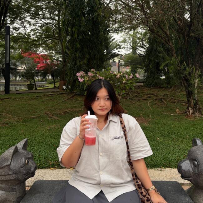 位于Singapore Island的临时保姆: Khin 