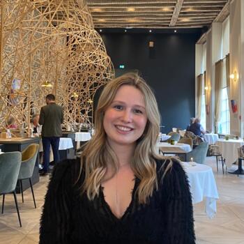 Babysitter in Montreal: Elise