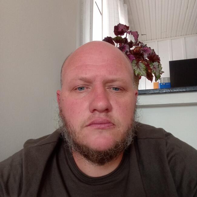 Emprego de babá em Cuiabá: Robert