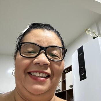 Babá Montes Claros: Ireni Ferreira Aguiar