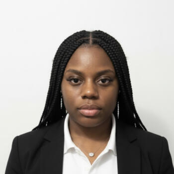 Babysitter in London: Dena