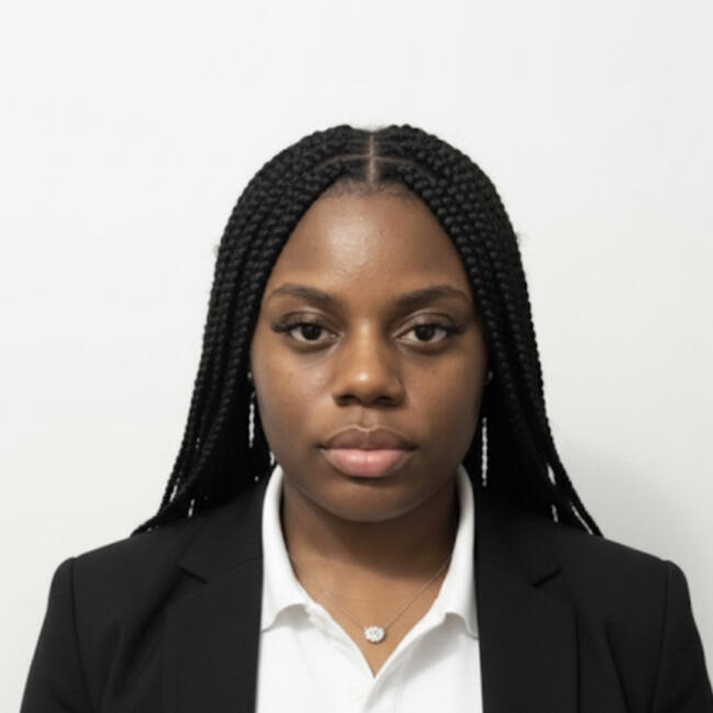 Babysitter in London: Dena