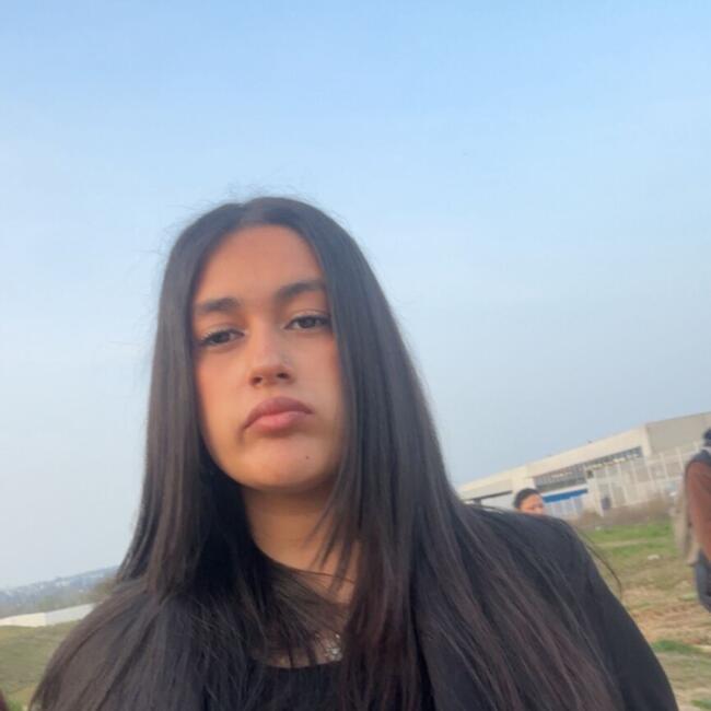 Babysitter in Carrières-sous-Poissy: Aya