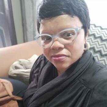 Nanny Daveyton: Thandeka Petonia