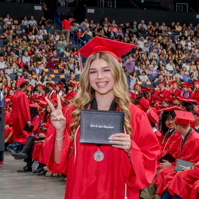 Babysitter in Chino: Alexis