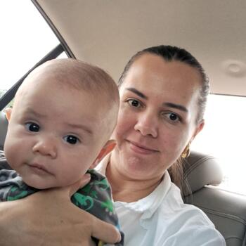 Emprego de babá em Brasília: emprego de babá Mikaelly