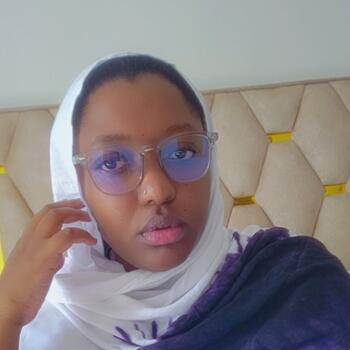 Babysitter Mombasa: Edna