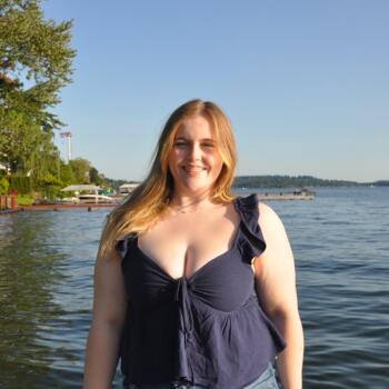 Babysitter in Redmond: Rebecca