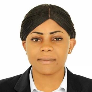 جليسة أطفال في Jazīrat Abū Z̧aby: Mformen Lydia