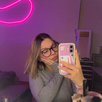 Babysitter in Volnay: Noemie