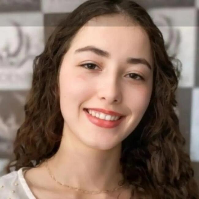 Babysitter in Porto Alegre: Julia