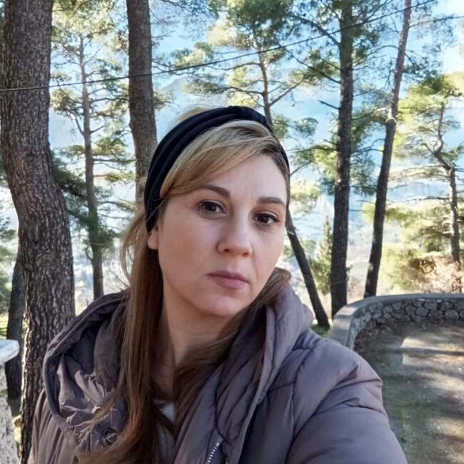 Δουλειά για babysitter στην περιοχή Ανάβυσσος: ΡΕΝΑ