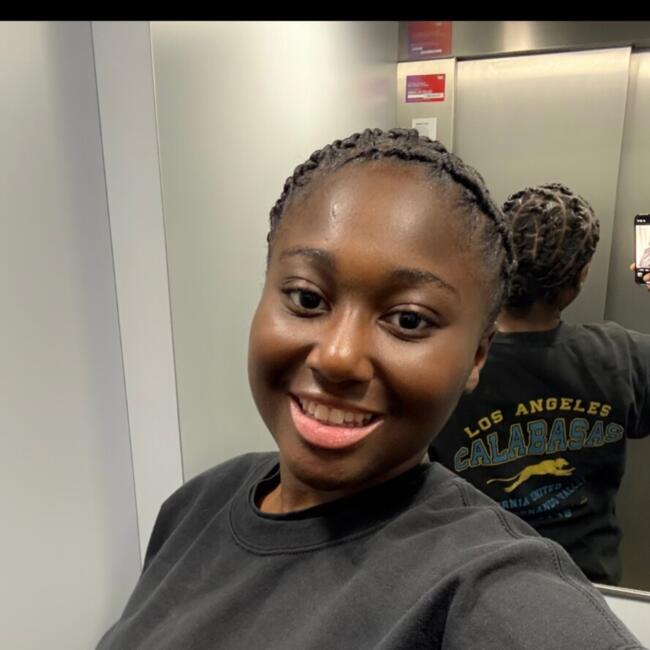 Babysitter in Épône: Kany