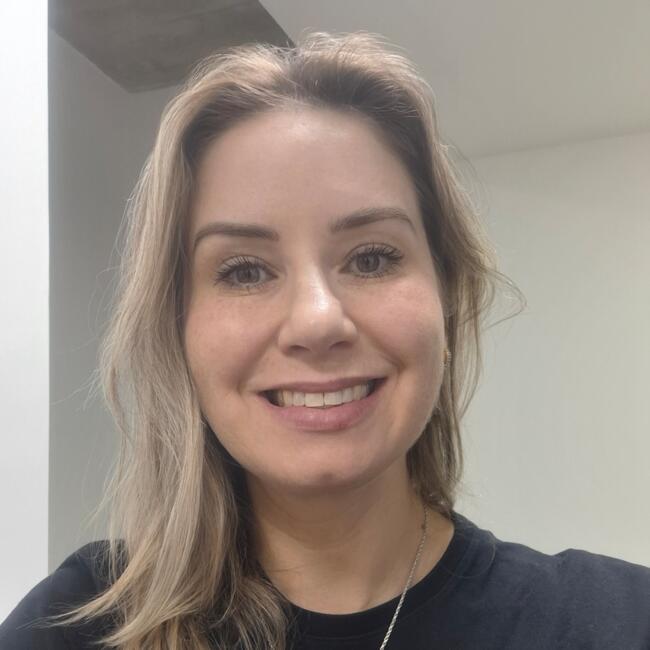 Babysitter in Joinville: Simone