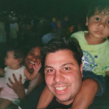 Babysitting job in Melbourne: babysitting job Dejan