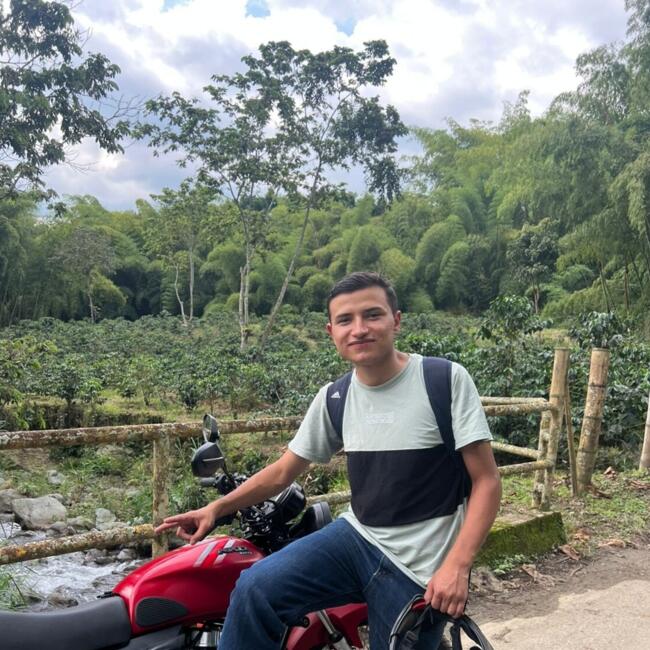 Trabajo para niñera en Armenia: Johan Stiven