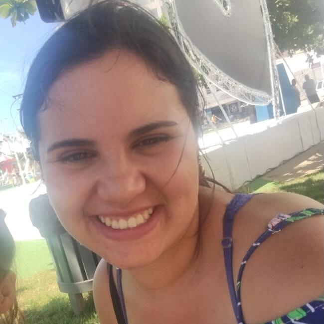 Babá em Balneário Camboriú: Thyanne