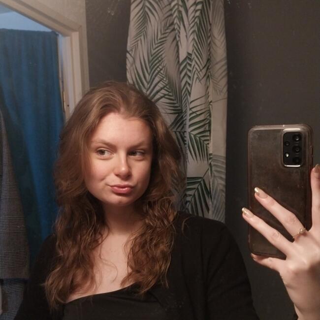 Babysitter in Olivet: Anaëlle