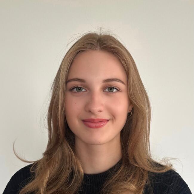 Babysitter in Meerbusch: Anouk Schwahlen