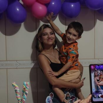Babysitter in Marília: Letícia Anjos