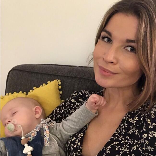 Babysitter in Biarritz: Juliette