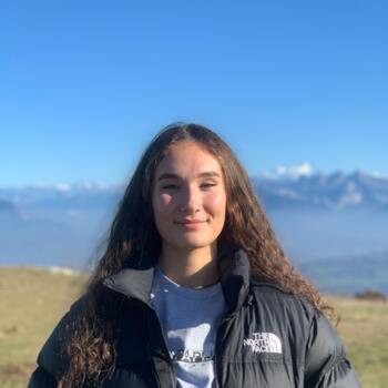 Baby-sitter in Gaillard: Emeline
