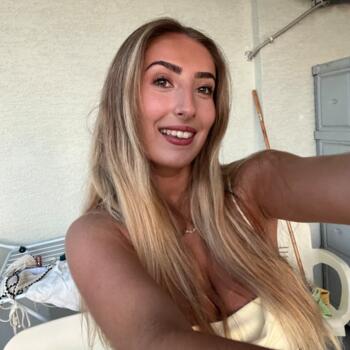 Babysitter in Vic: Calista