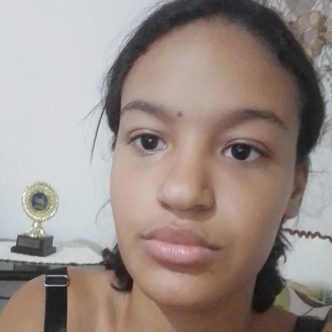 Emprego de babá em São Vicente: Hyrla