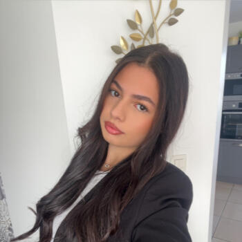 Babysitter in Avord: Louna
