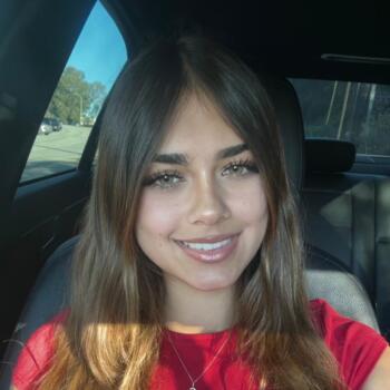 Babysitter West Covina: Sienna