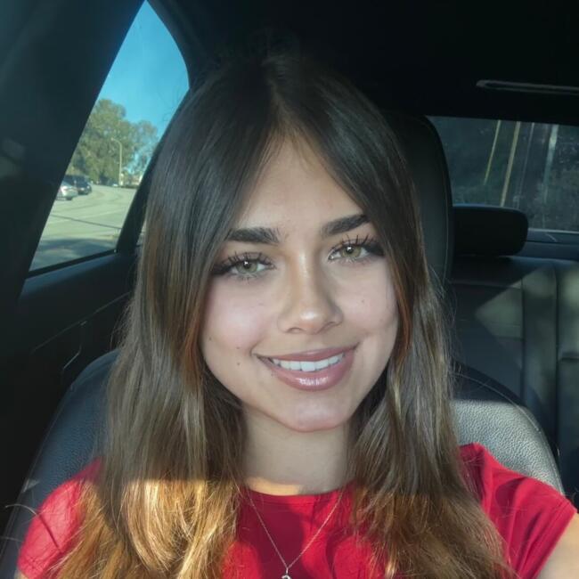 Babysitter in West Covina: Sienna