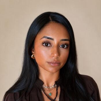 Babysitter in London: Priya