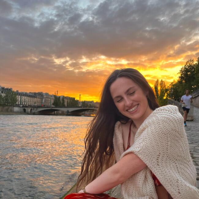 Babysitter in Esbly: Coline