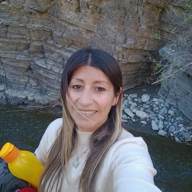 Babysitter in Pilar: Nancy