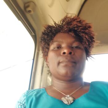 Babysitter in Mpophomeni: Shuvai