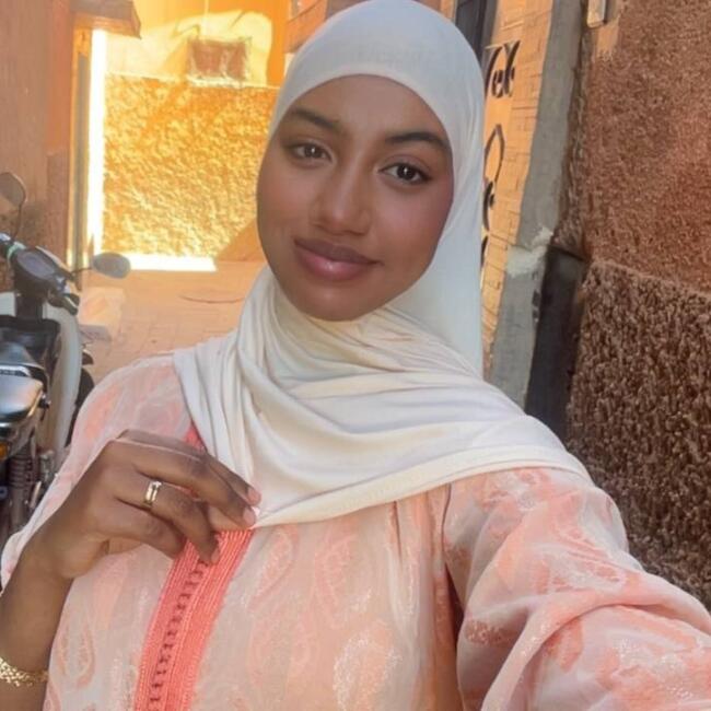 Babysitter in Marrakesh: Hind
