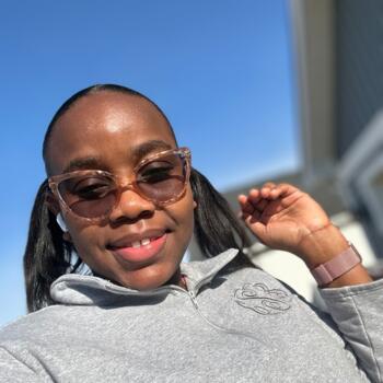 Babysitter Brooklyn: Roshana