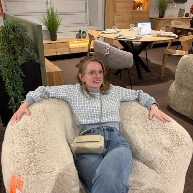 Babysitter in Eeklo: Jennica