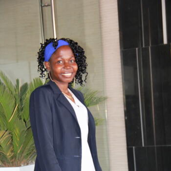 جليسة أطفال دبي: LOVED