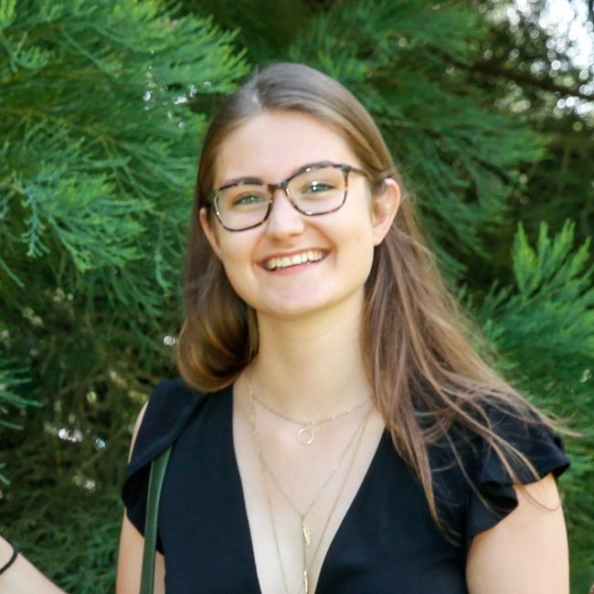 Babysitter in Namür: Laura