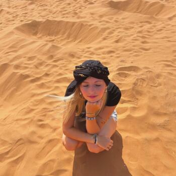 Babysitter in Paris: Emilie